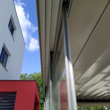 Inspirace ARTOSI GLASS – Przesuwny bezramowy system oszklenia
