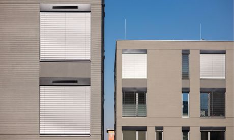 Niezależne solarne zasilanie do żaluzji zewnętrznych