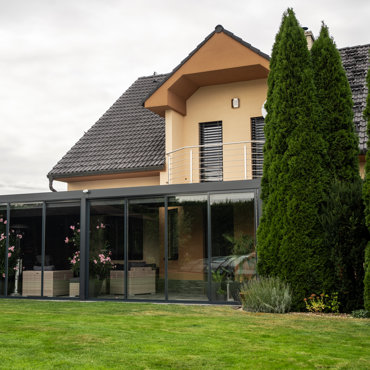 Inspirace ARTOSI GLASS – przesuwny ramowy system oszklenia
