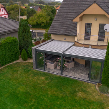 Inspirace ARTOSI GLASS – przesuwny ramowy system oszklenia
