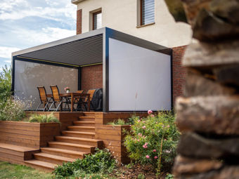 Kolorowe trendy w zaciemnieniach: Dlaczego antracyt jest kolorem numer jeden