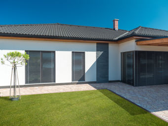 Jak rozpoznać dobrą żaluzję zewnętrzną: Skupimy się na detalach i materiałach