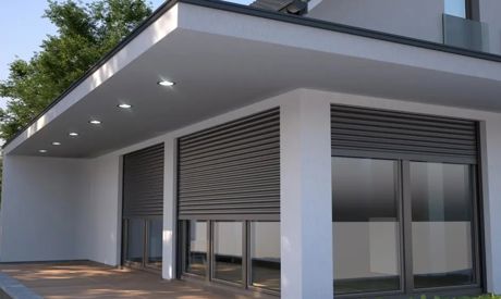 Jak wybrać rolety zewnętrzne? Porównanie materiałów i cen