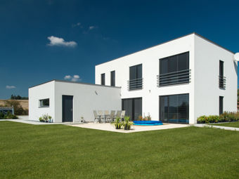 Budujesz dom? Kiedy jest idealna pora na zaciemnienie zewnętrzne