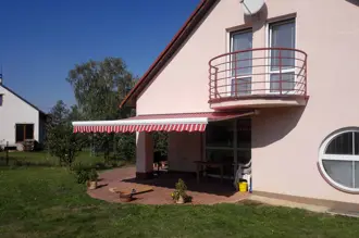 Kazetová markýza Emma